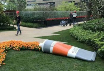 創(chuàng)意牙膏雕塑通用 公園牙膏雕塑 彩繪雕塑擺件生產(chǎn)