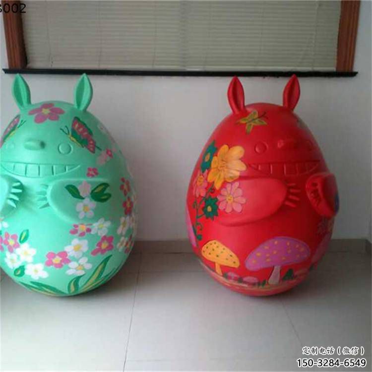 步行街龍貓雕塑，鑄銅農耕雕塑，動漫方式