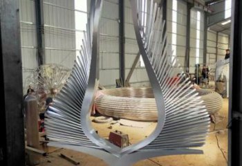 步行街翅膀雕塑，鍛造景觀雕塑，鏤空方式