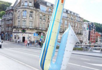 戶外薩克斯雕塑 噴漆樂器雕塑 燈光西方樂隊雕塑