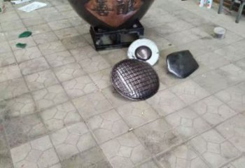 鑄鐵缸雕塑實(shí)景