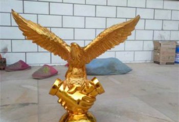 地球儀雕塑常用，公園小品，老鷹踩地球儀雕塑生產(chǎn)商