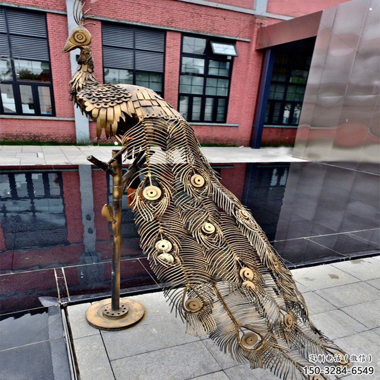 孔雀雕塑創(chuàng)意精選，彩鋼制作，銅孔雀雕塑標準廠家