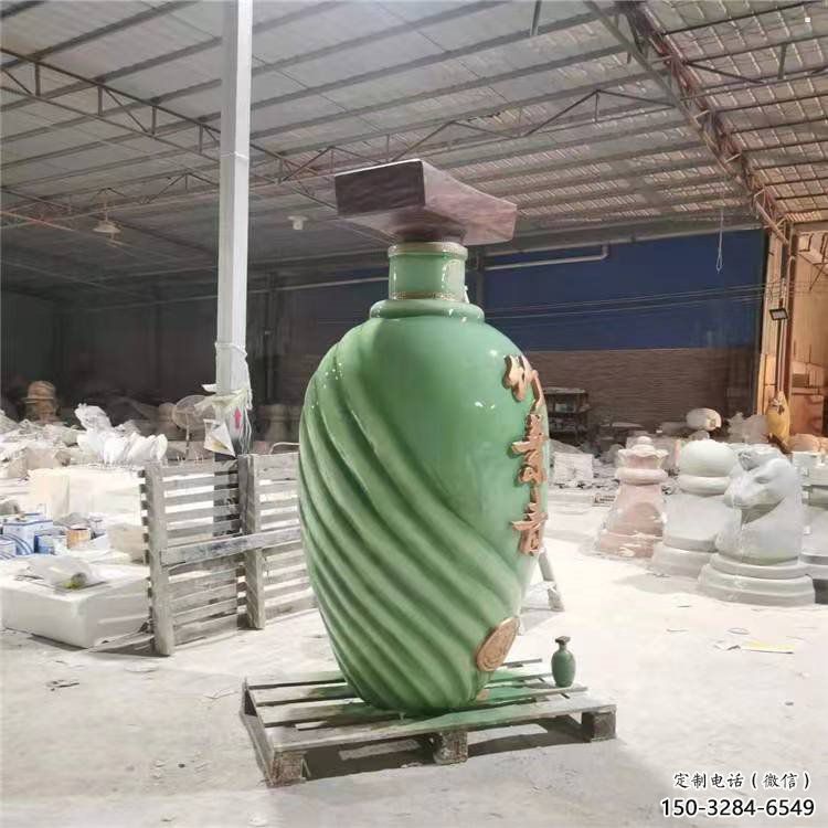 酒瓶雕塑展品，公園小品，城市玻璃鋼酒瓶雕塑供需