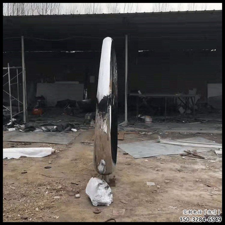 抽象月牙雕塑，小區雕塑，鏤空月牙雕塑制作精選