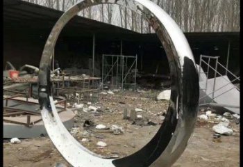 月牙雕塑選用，小區(qū)擺件，大型鏤空月牙雕塑公司