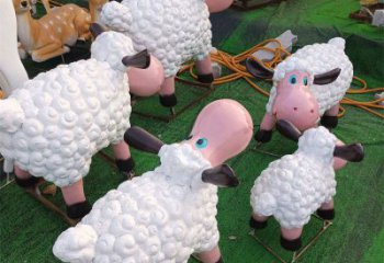 日喀則小區(qū)小羊雕塑，彩繪動物雕塑，抽象效果